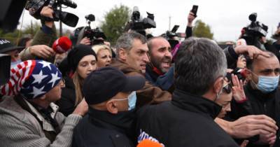 У руставской тюрьмы произошли столкновения сторонников Саакашвили и полиции, есть задержанные