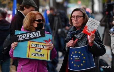 "Начало выхода из ЕС". Конфликт Польши с Брюсселем