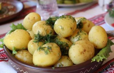 Названа главная ошибка при приготовлении картофеля – это может привести к отравлению!