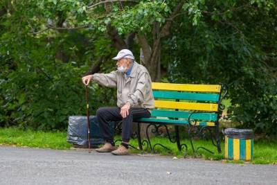 В Петербурге из-за коронавируса могут ввести ограничения для пенсионеров