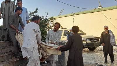Десятки человек погибли при взрыве в афганской мечети