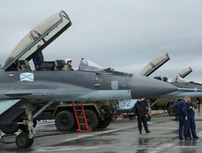 Палубные истребители Северного флота перелетели в Крым для тренировок на наземном авиатренажере