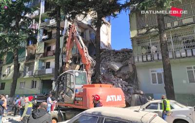 В Батуми обрушился многоквартирный дом, под завалами люди: кадры с места трагедии