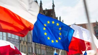 Настаивая на своем: почему начался и чем может закончиться конфликт Польши и ЕС