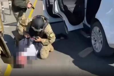 В центре Краснодара задержали предпринимателя и его охранника, их подозревают в избиении водителя «Газели»