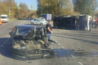 8 человек пострадали в аварии с маршруткой в Подмосковье