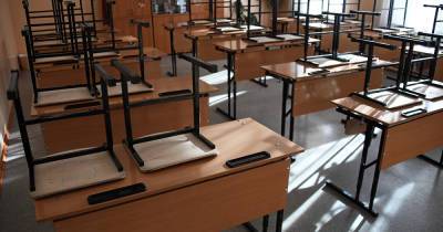 Учитель московской школы уволился из-за обвинений в увлечении БДСМ