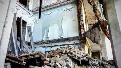 Момент обрушения здания в Батуми попал на видео