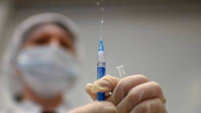 На Ямале вводят обязательную вакцинацию от COVID-19 для ряда групп населения