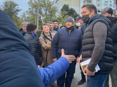 Задержанному генпрокурору Молдовы избрали меру пресечения, он недоволен