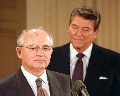 Почему приход к власти Горбачёва так напугал ЦРУ - Русская семеркаРусская семерка