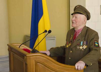 Львовский горсовет требует, чтобы Зеленский присвоил звание Героя Украины бойцу УПА*