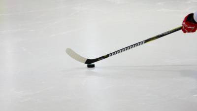 Хоккеист Овечкин столкнулся с соперником на льду и не смог доиграть матч
