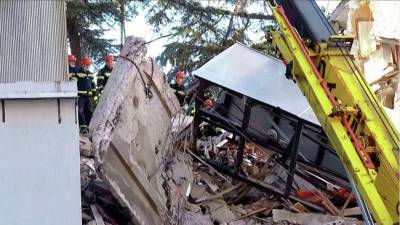 В Батуми 4 человека погибли при обрушении жилого дома