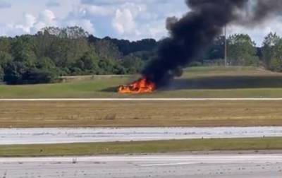 В США самолет упал у аэропорта, четверо погибших