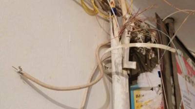 Тюменцы вынуждены терпеть удары тока во время принятия душа из-за проблем с проводкой