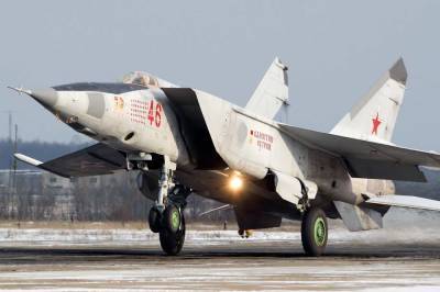 В США признались, что строили F-15 с оглядкой на МиГ-25