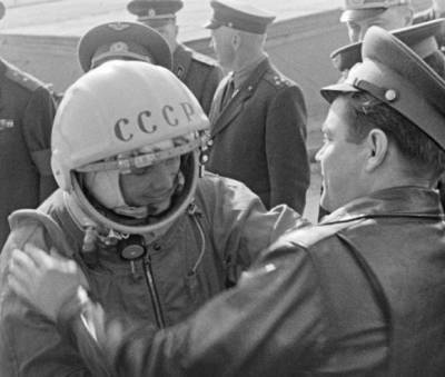 Какие инструкции были у Гагарина, если бы он приземлился в США - Русская семеркаРусская семерка