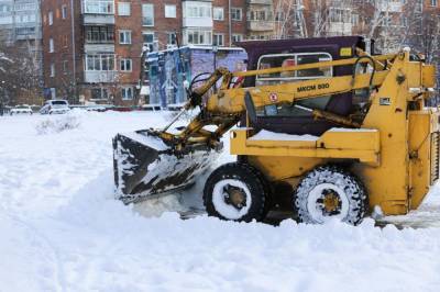Для уборки снега в Новосибирске не хватает 650 спецмашин