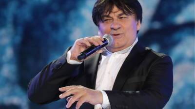 СМИ: певца Александра Серова экстренно госпитализировали