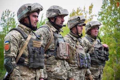 Полковник ВСУ Жданов назвал возможное появление военной учебной миссии Евросоюза на Украине «ударом в спину» России