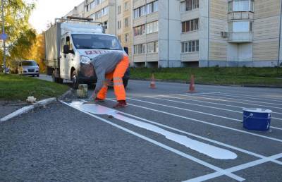 В Твери доделывают тротуары и наносят разметку на отремонтированные по нацпроекту дороги