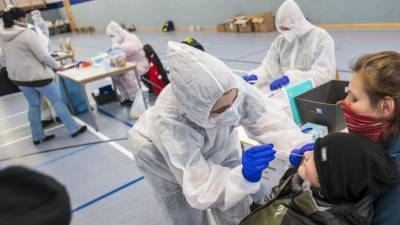 Даже детям придется платить: в Германии тесты на коронавирус станут платными