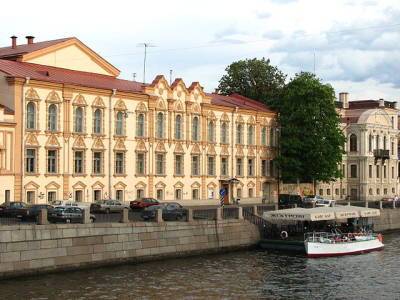 В Петербурге после трех лет реконструкции открылась библиотека Маяковского