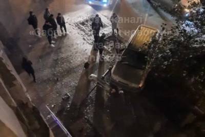 Легковушка снесла фонарь на улице Ленина в Чите