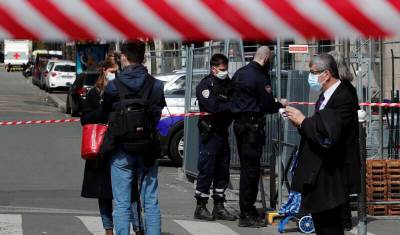 В Париже радикалов обвинили в подготовке к нападении на центры вакцинации
