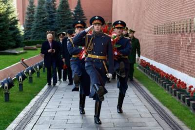У Кремлевской стены почтили память генерал-полковника Александра Щербакова
