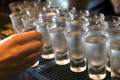 Число жертв суррогатной водки в Оренбургской области приближается к 30