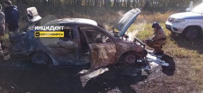 Уходящий от погони водитель сжег авто и ранил ножом полицейского под Новосибирском
