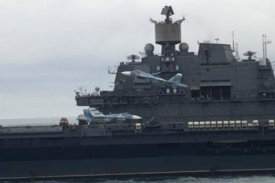 Портал 19FortyFive: российский «Адмирал Кузнецов» способен уничтожить флотилию США без применения самолетов