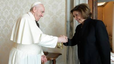 Пелоси встретилась с папой римским на фоне дебатов об абортах в США