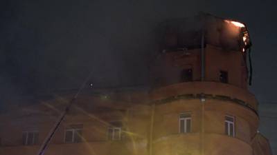 В МЧС сообщили о локализации пожара в жилом доме в Петербурге
