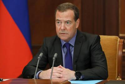Медведев сообщил о пятой фазе пандемии COVID-19