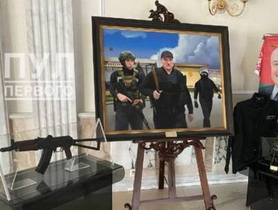 «Калашников» Лукашенко стал экспонатом на выставке во Дворце независимости в Минске