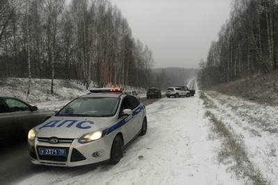 Столкновение иномарки с УАЗ произошло на Иркутском тракте в Томске