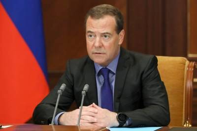 Медведев назвал либеральным российское законодательство в сфере борьбы с COVID-19