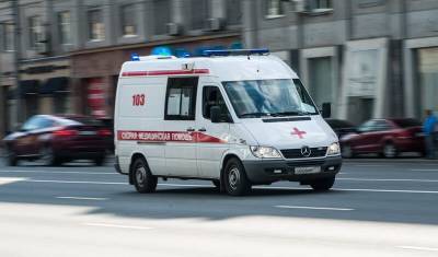 В Новосибирске госпитализировали трех рабочих, провалившихся в яму с кипятком