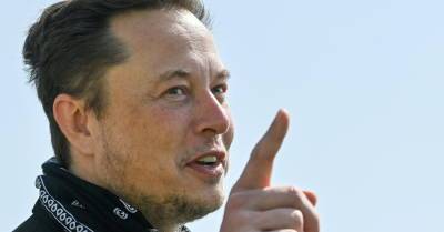 Илон Маск написал, что готов продать акции Tesla ради спасения мира