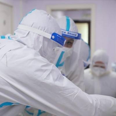 Военные врачи круглосуточно дежурят в коронавирусных больницах Хакасии