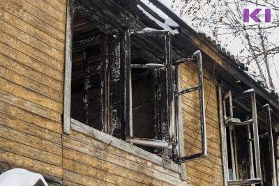 Пожарные Сыктывкара ликвидируют возгорание в жилом доме по Больничному проезду