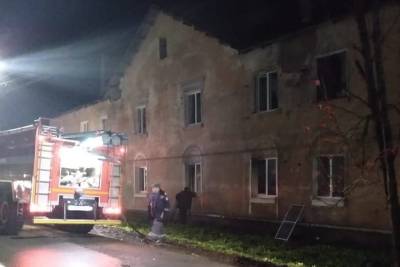 Из горящего дома в Малой Вишере эвакуировали два десятка человек