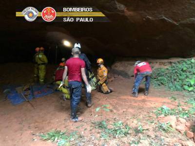 В Бразилии обрушилась пещера, где проходили учения спасателей. Погибли девять человек
