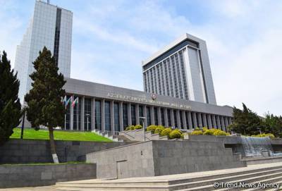 Изменения в закон о госпошлинах рекомендованы на рассмотрение пленарного заседания парламента Азербайджана