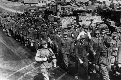 «Фанатики Гитлера против всех»: каким был последний бой Великой Отечественно - Русская семерка