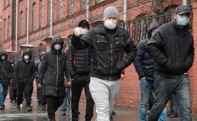 В России растет число преступлений, совершенных мигрантами. Теперь власти могут запустить процесс сбора у всех въезжающих мигрантов образцов ДНК