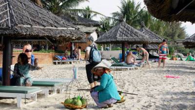 Вакцинированные иностранцы смогут посетить Вьетнам без карантина